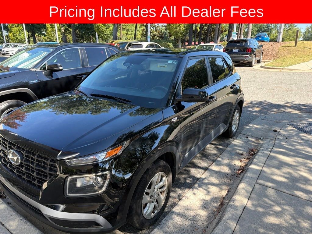 Used 2024 Hyundai Venue SE SUV