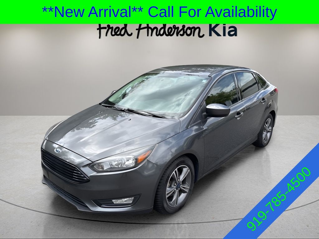 2018 Ford Focus SE photo 3