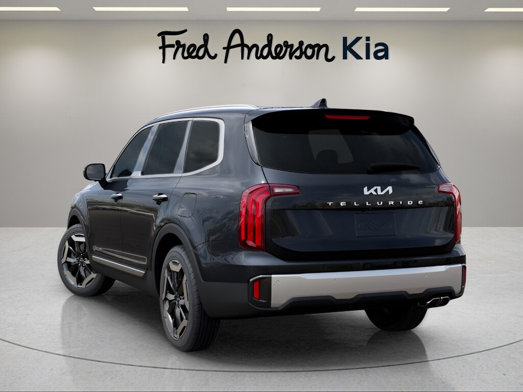 2025 Kia Telluride S photo 3