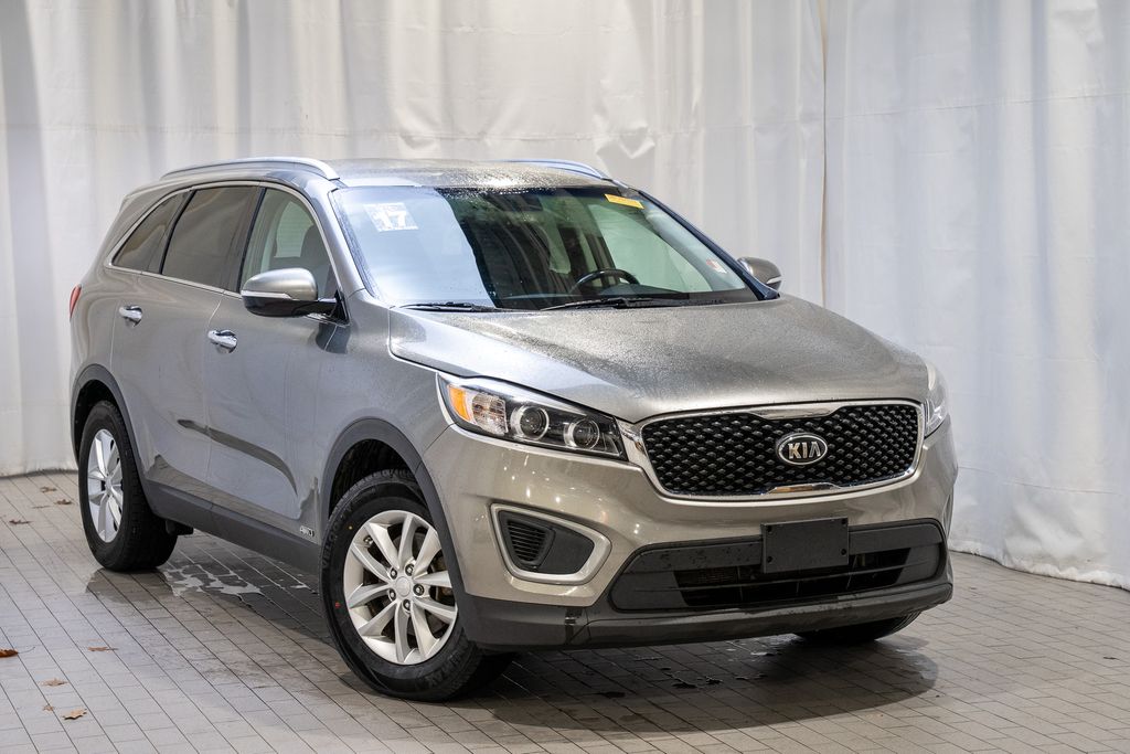 2017 Kia Sorento LX's photo