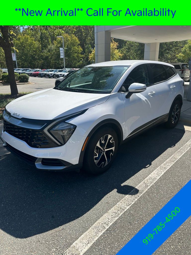 2023 Kia Sportage EX photo 3