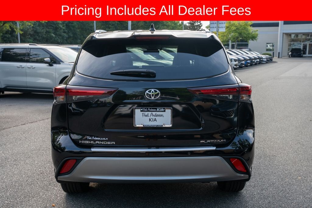 Used 2024 Toyota Highlander Platinum SUV