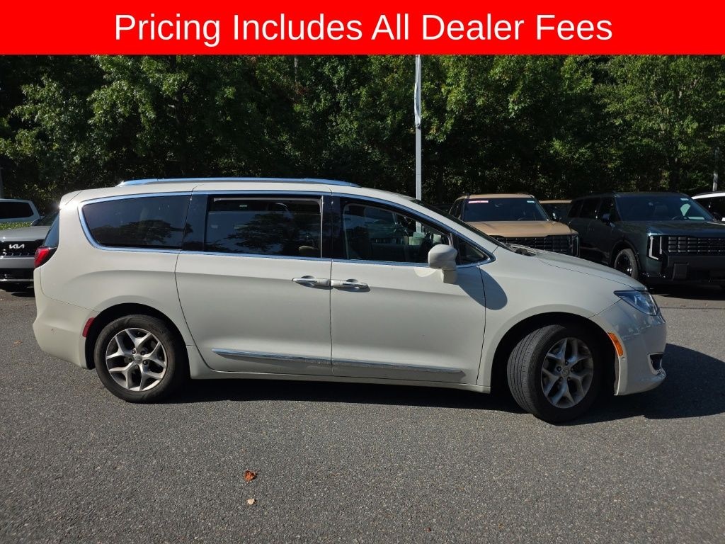 Used 2017 Chrysler Pacifica Touring L Plus Minivan/Van