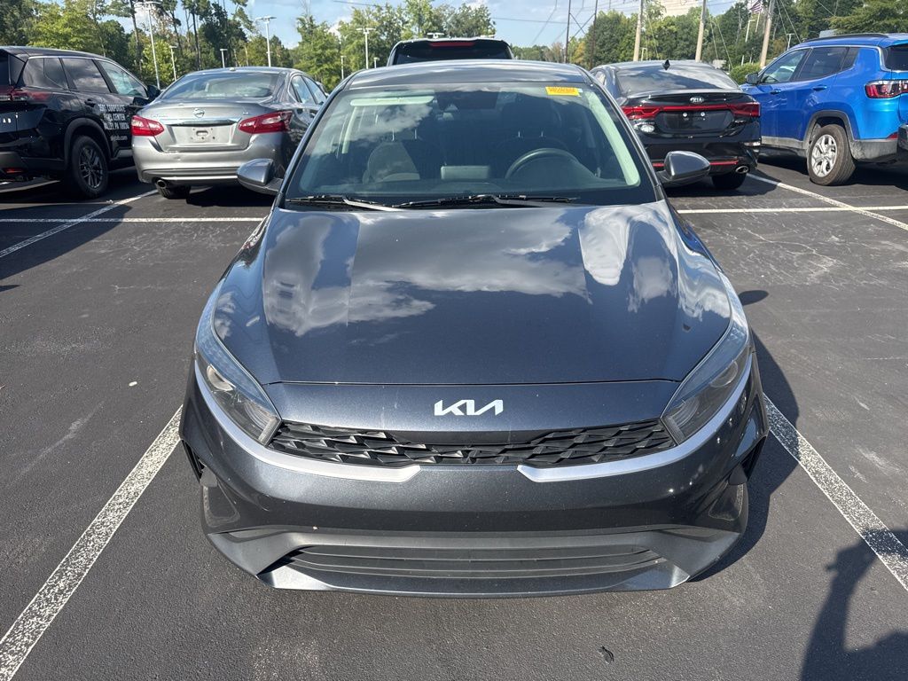2022 Kia Forte LXS photo 3