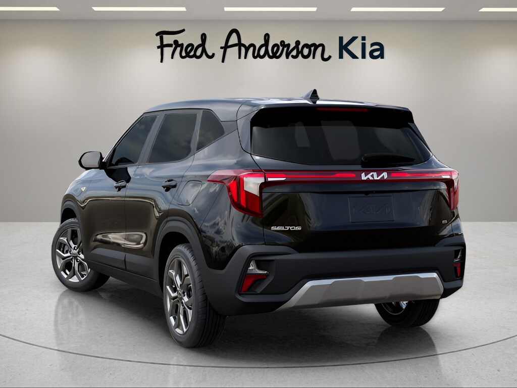 2026 Kia Seltos LX photo 4