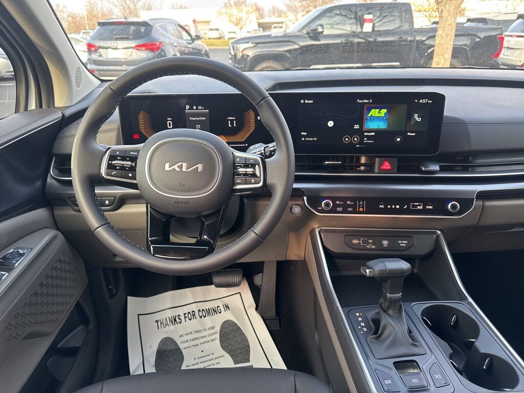 New 2026 Kia Carnival LXS Van Passenger Van