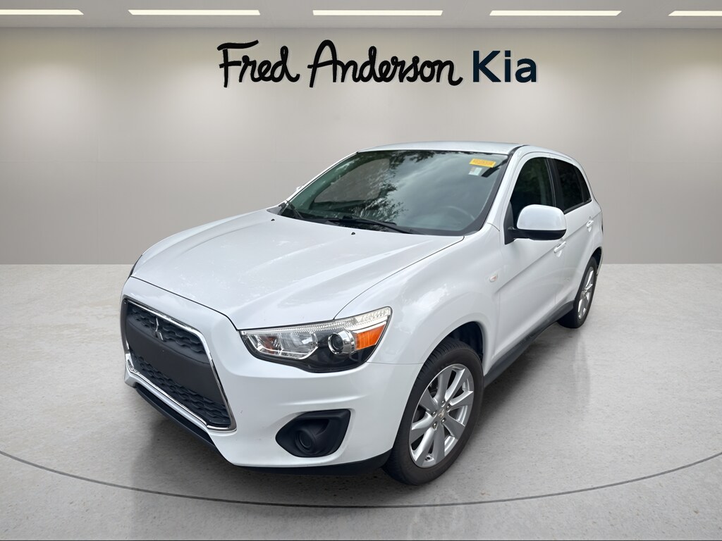 2014 Mitsubishi Outlander Sport ES photo 2
