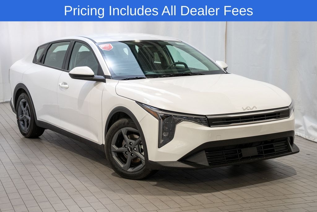 New 2025 Kia K4 LXS Sedan