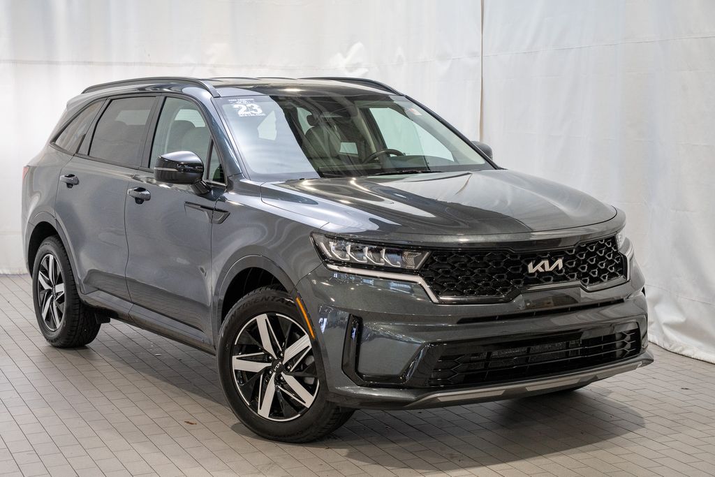 2023 Kia Sorento S's photo