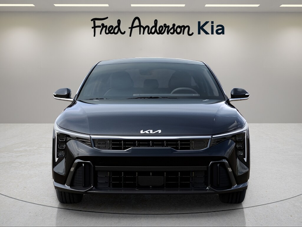 2025 Kia K4 GT-Line photo 2