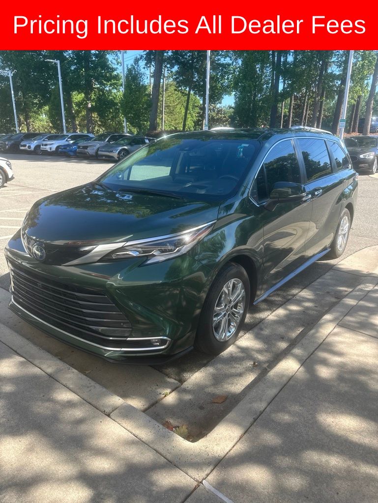 2022 Toyota Sienna Minivan/Van 
