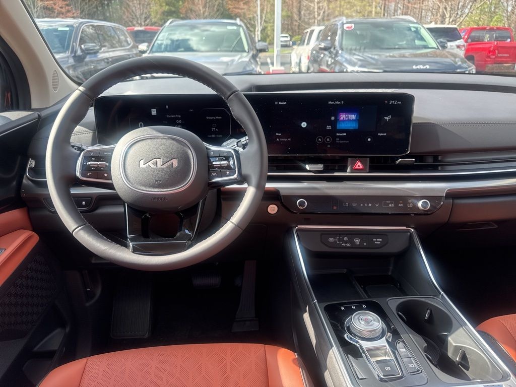 New 2026 Kia Carnival Hybrid SX Van Passenger Van