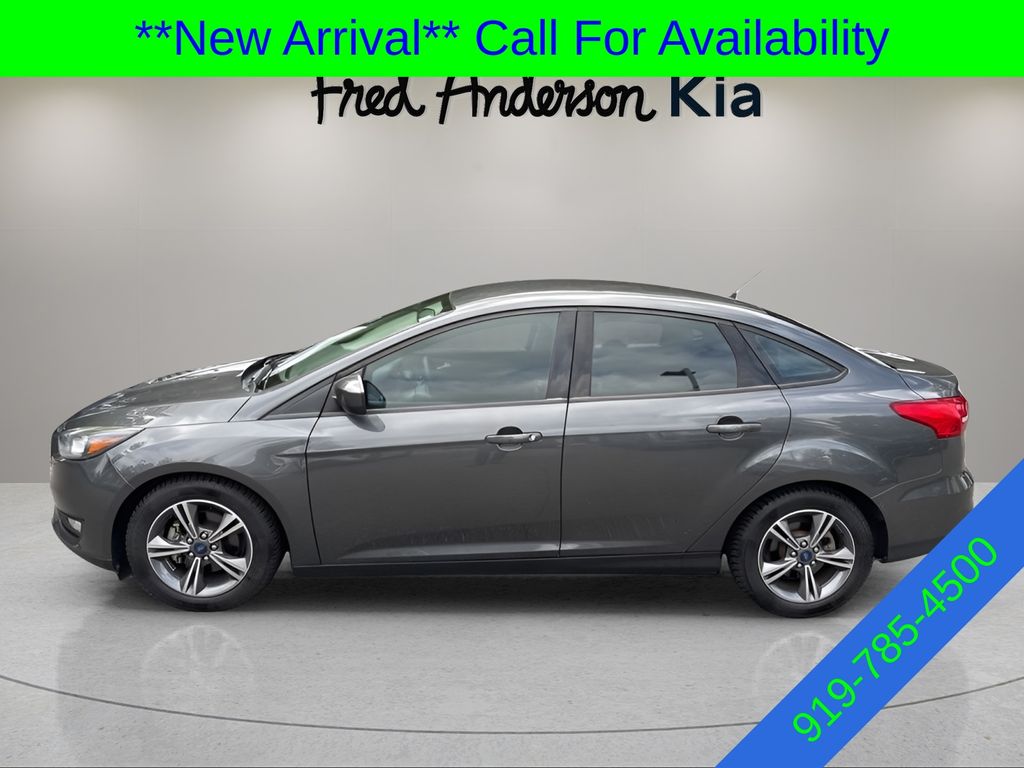2018 Ford Focus SE photo 4