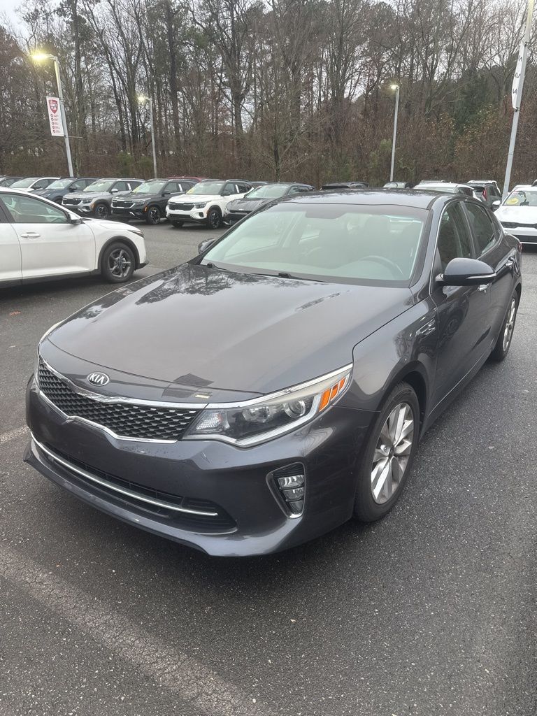 2018 Kia Optima S's photo