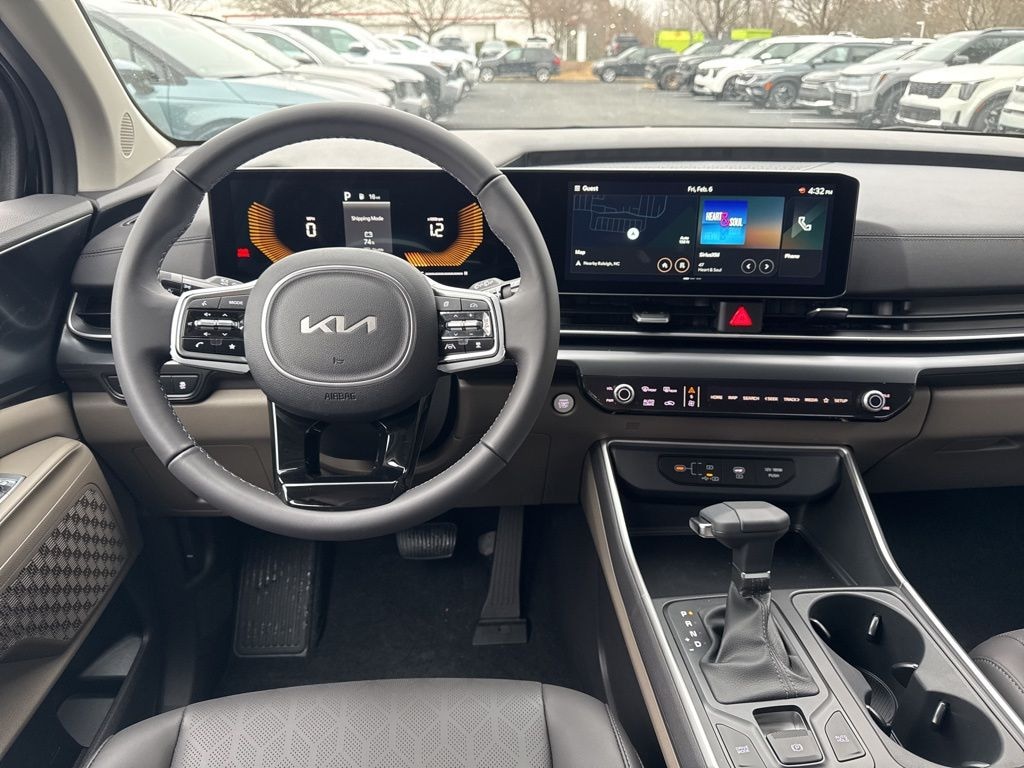 New 2026 Kia Carnival LXS Van Passenger Van