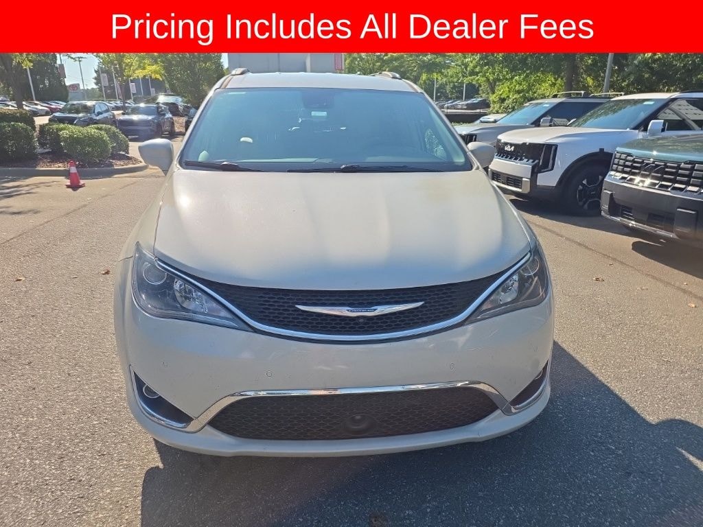 Used 2017 Chrysler Pacifica Touring L Plus Minivan/Van