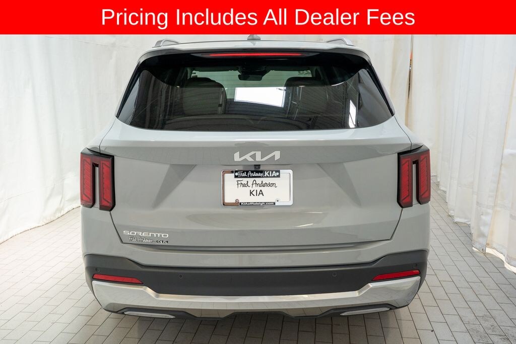 Used 2025 Kia Sorento S SUV