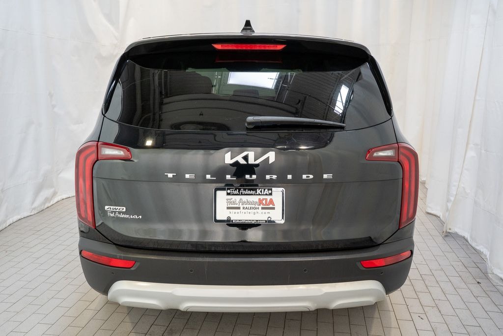 Used 2022 Kia Telluride LX SUV