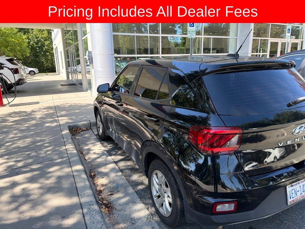 Used 2024 Hyundai Venue SE SUV