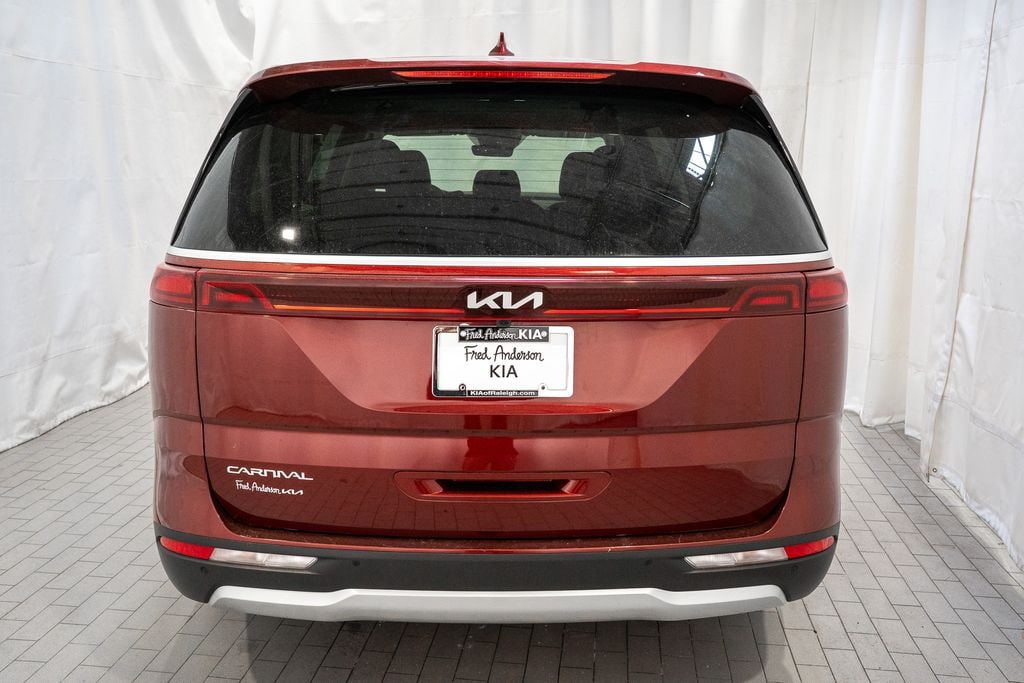 Certified 2024 Kia Carnival LX Minivan/Van