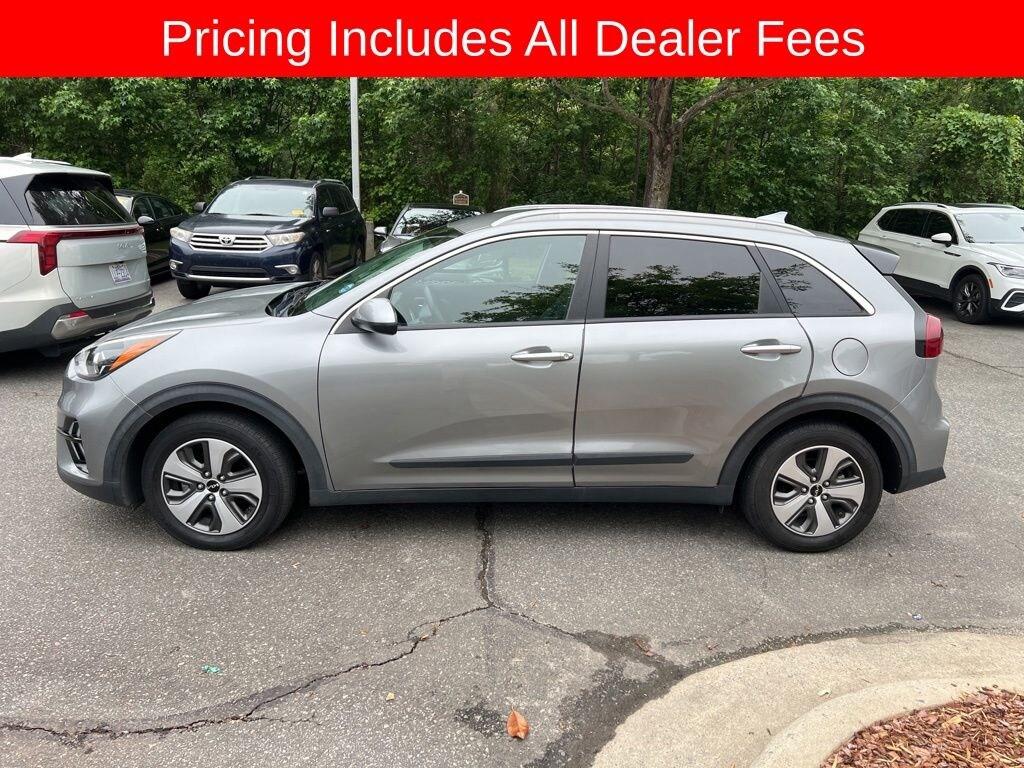 Used 2022 Kia Niro LX SUV