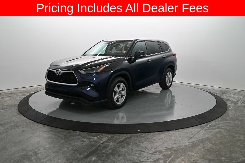 Used 2023 Toyota Highlander LE SUV