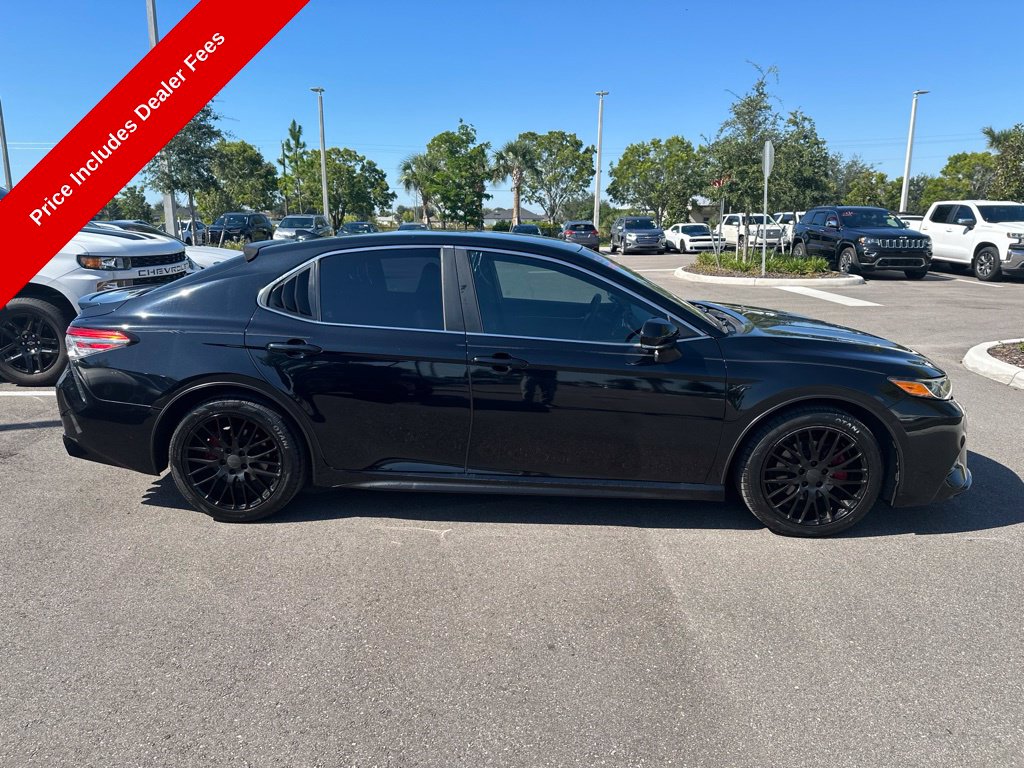 2019 Toyota Camry SE - Photo 6