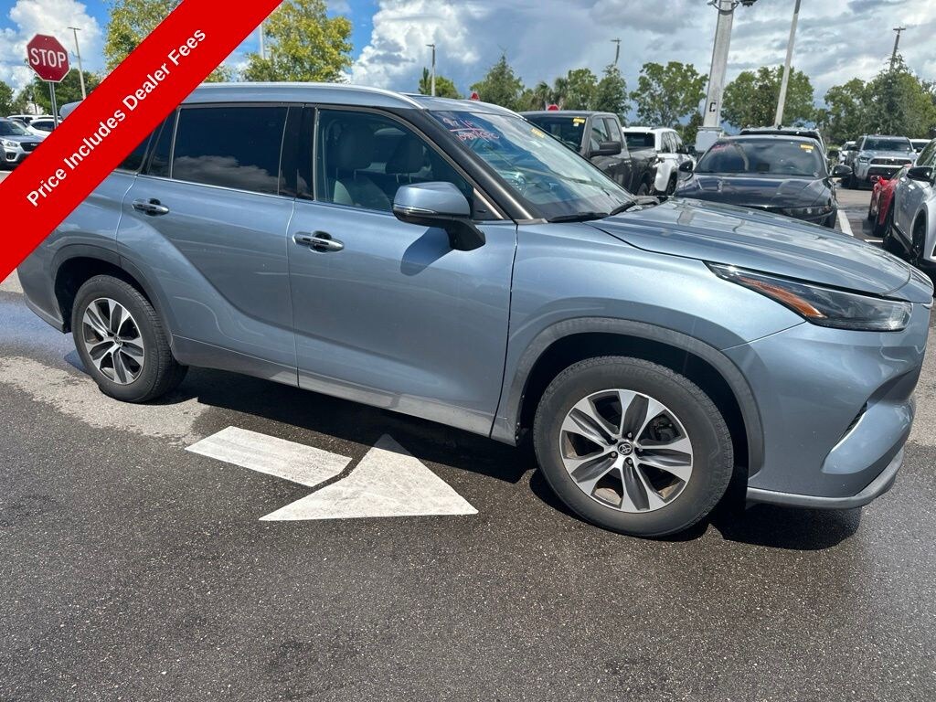 Used 2022 Toyota Highlander XLE SUV