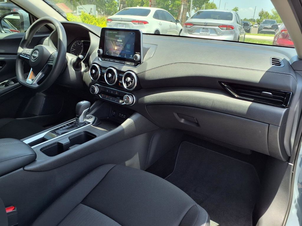 2024 Nissan Sentra SV - Photo 12