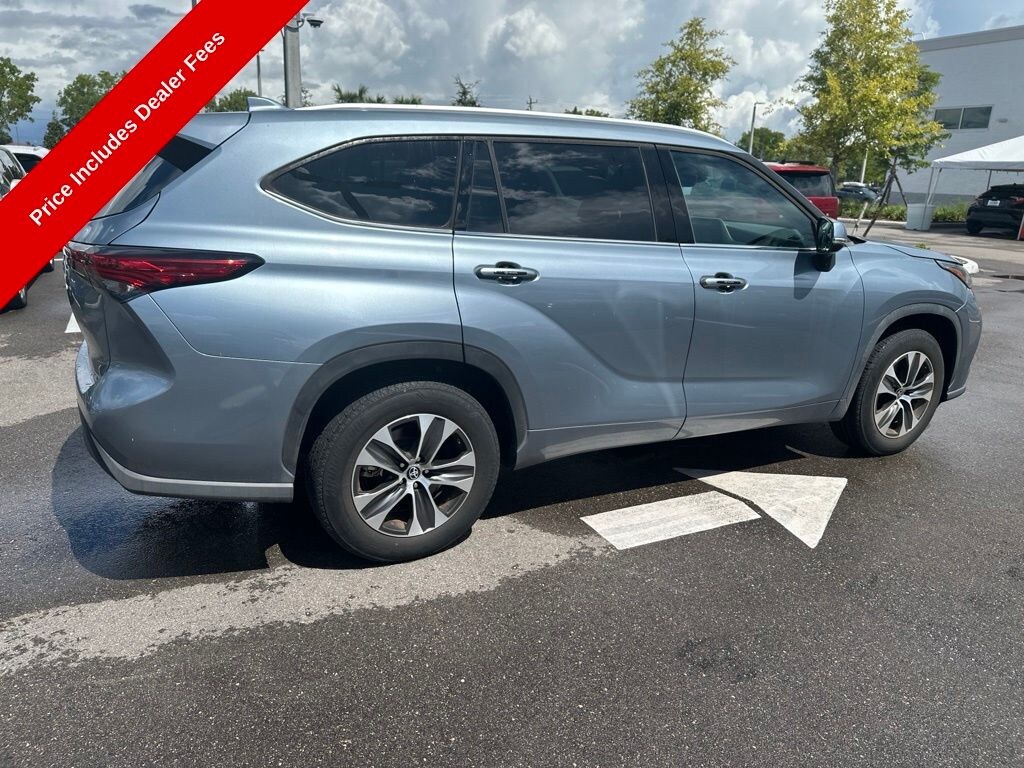 Used 2022 Toyota Highlander XLE SUV