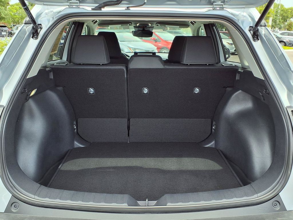 2026 Toyota Corolla Cross LE - Photo 17