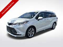 2023 Toyota Sienna Platinum Minivan/Van