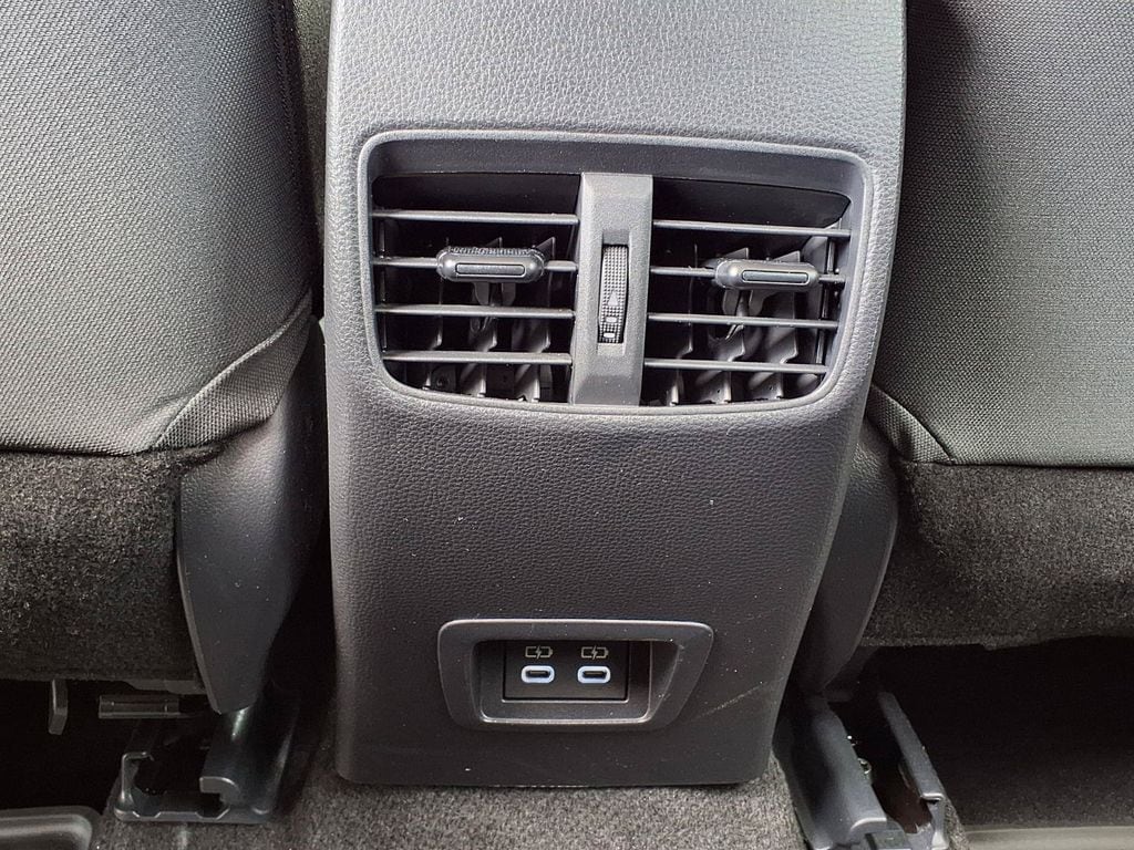 2026 Toyota Corolla Cross LE - Photo 15