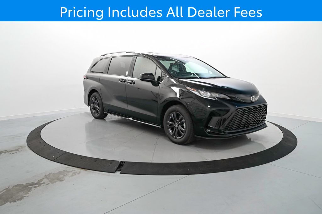 New 2026 Toyota Sienna XSE Minivan/Van