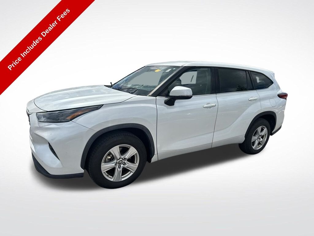 Used 2022 Toyota Highlander LE SUV