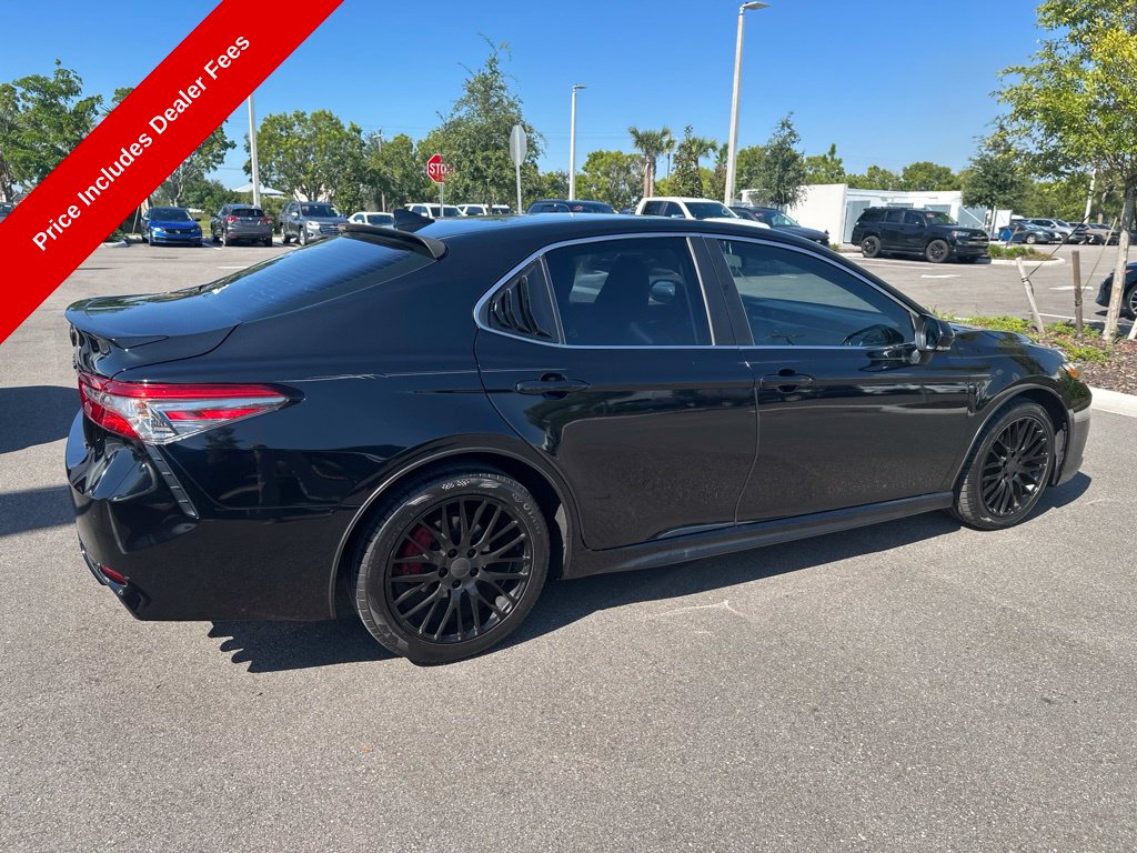 2019 Toyota Camry SE - Photo 5