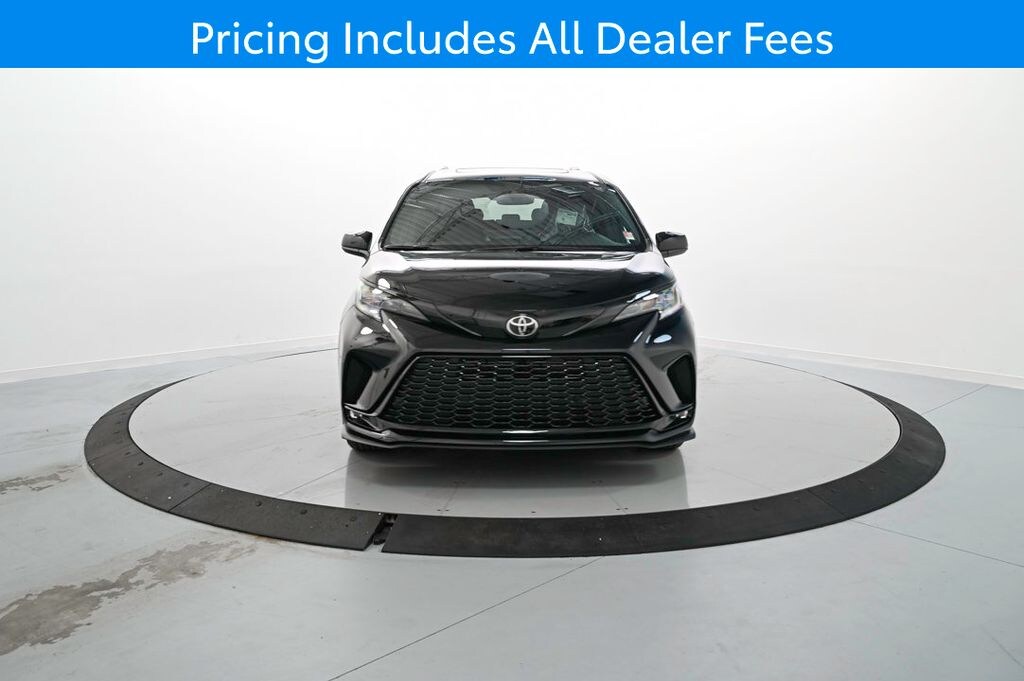 New 2026 Toyota Sienna XSE Minivan/Van