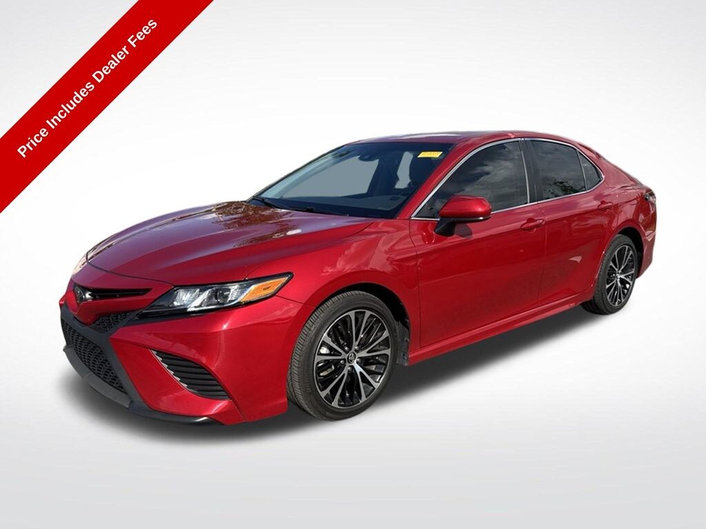 Used 2020 Toyota Camry SE Sedan