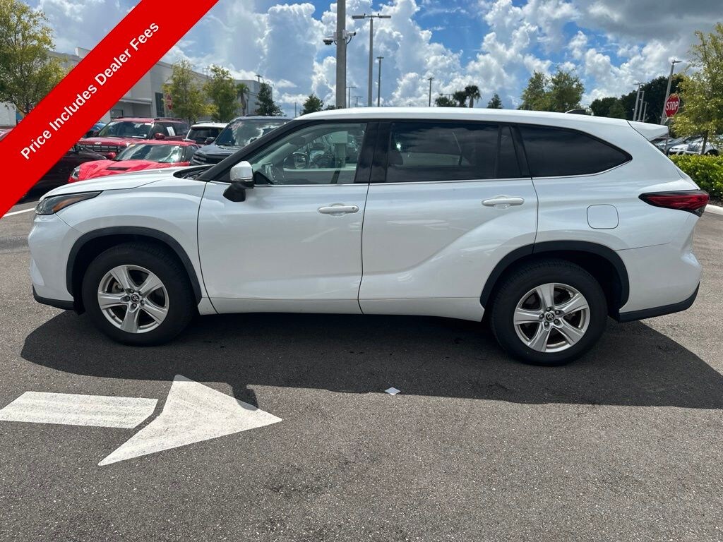 Used 2022 Toyota Highlander LE SUV