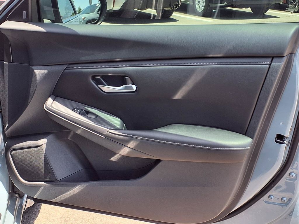 2024 Nissan Sentra SV - Photo 13