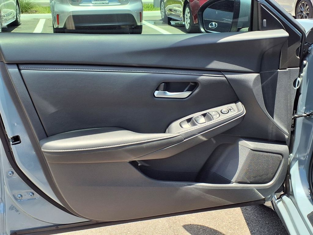 2024 Nissan Sentra SV - Photo 26