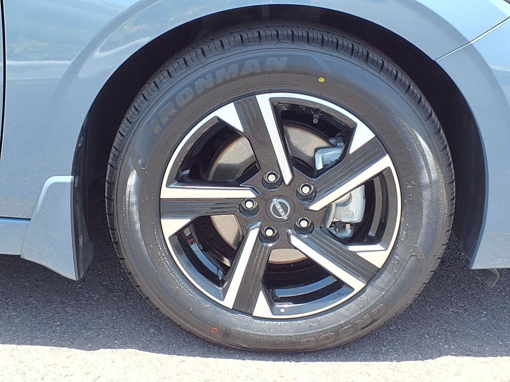 2024 Nissan Sentra SV - Photo 11