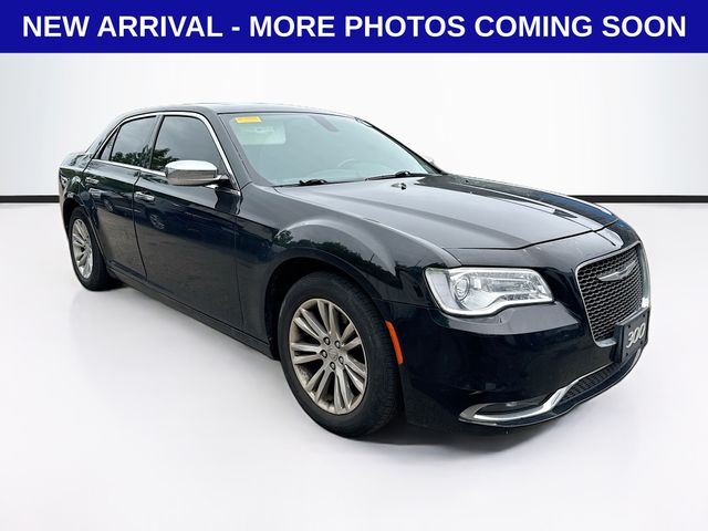 2016 Chrysler 300 C's photo