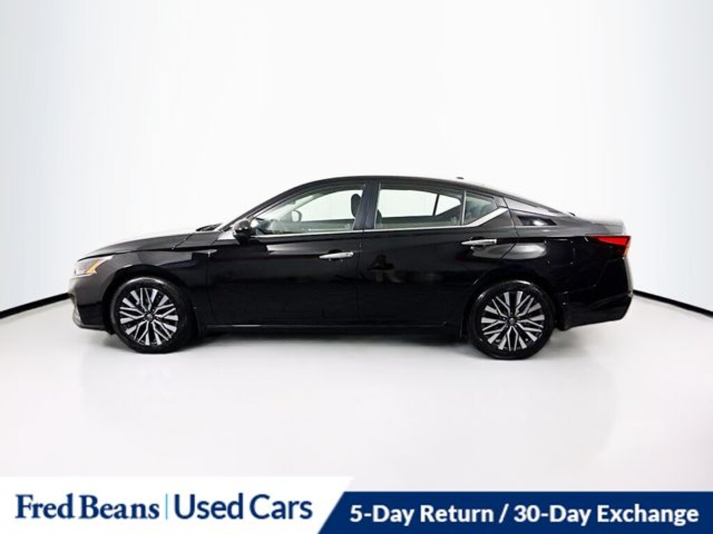 Used 2023 Nissan Altima 2.5 SV Sedan
