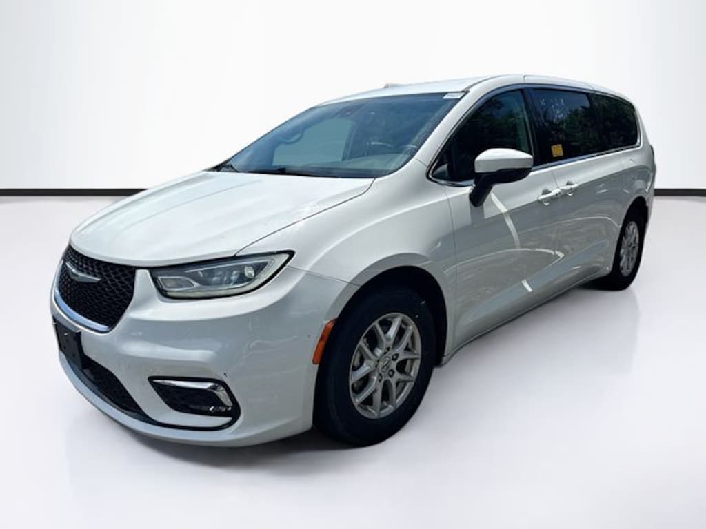 Used 2023 Chrysler Pacifica Touring L Van Passenger Van