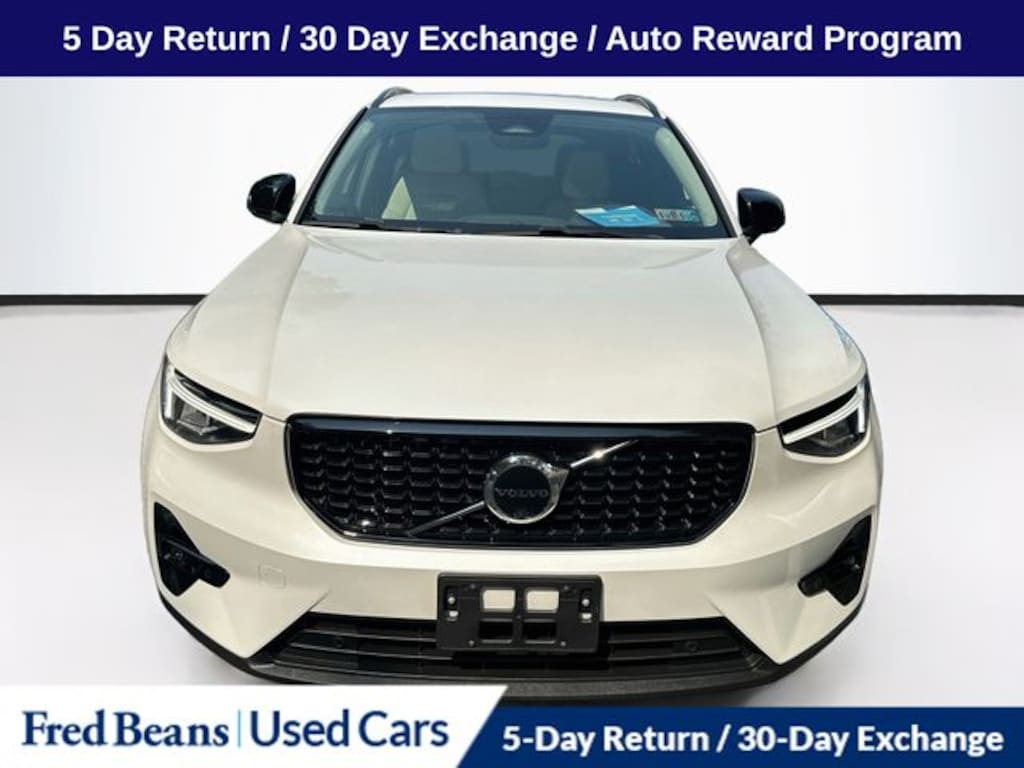 Used 2023 Volvo XC40 B5 AWD Plus Dark SUV