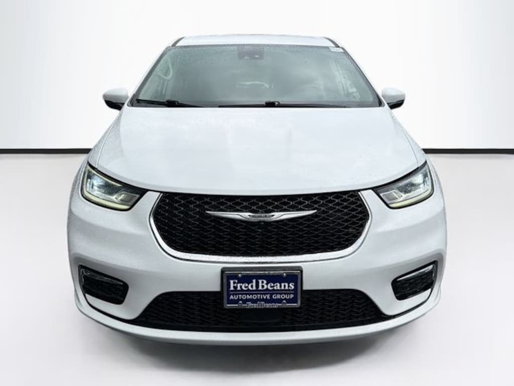 Used 2023 Chrysler Pacifica Touring L Van Passenger Van