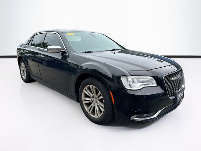 2016 Chrysler 300 C's photo