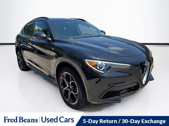 2023 Alfa Romeo Stelvio Ti AWD's photo