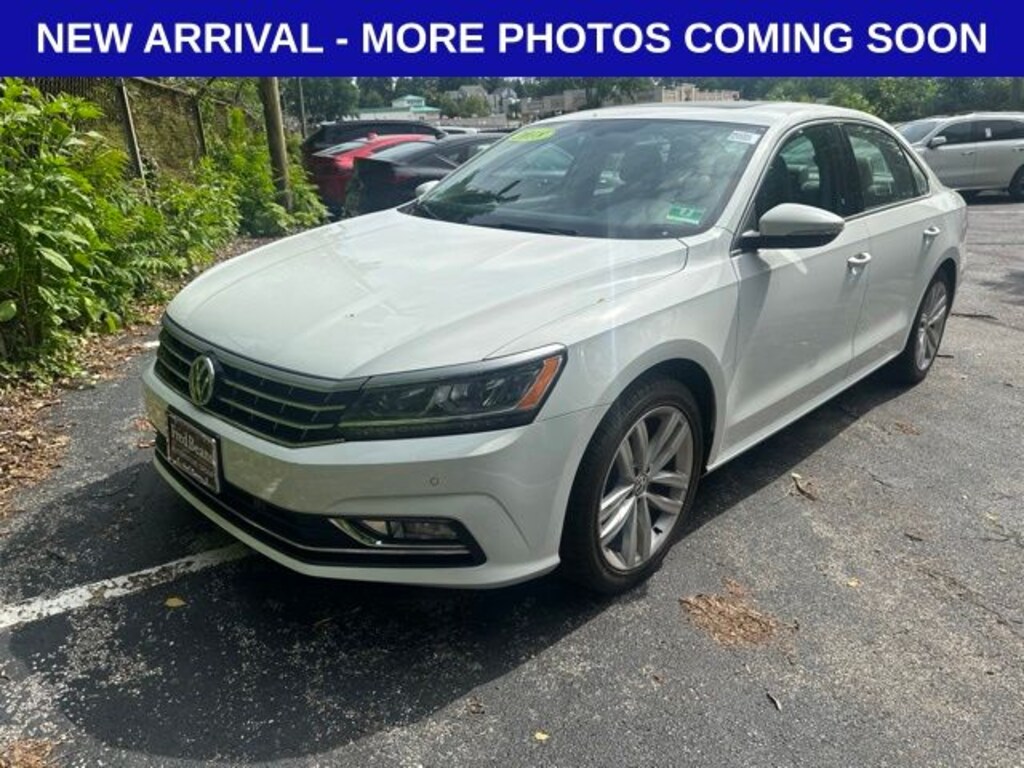 Used 2018 Volkswagen Passat 2.0T SE w/Technology Sedan